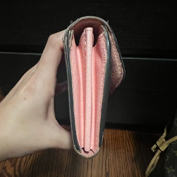 Louis Vuitton Jungle Dot Sarah Wallet - Picture 10 of 17